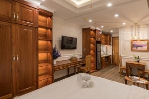 Woody House Boutique