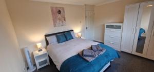 Shirley L, Milton, Cambridge, 4 BR House, Newly Refurbished