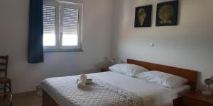 Aurora Apartments-Nin- 25m to the Beach