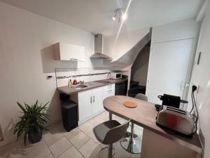 Appartements YellowHouse - Teleworking- Wifi - CosyHouseByJanna : photos des chambres