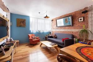 Unique & Comfy with AC near Mercado Medellin