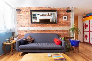 Unique & Comfy with AC near Mercado Medellin