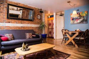 Unique & Comfy with AC near Mercado Medellin