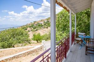 Demi s House : Σπίτι στο βουνό με μαγευτική θέα!