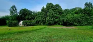 Biała chatka w lesie na Roztoczu - Kawęczynek