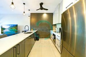 ZEN ARCTIC Luxury 2-Story THouse + Pool & Markets