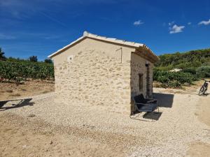 B&B / Chambres d'hotes Bastide Bellugue Maison d'hotes reseau Bienvenue a La Ferme a 3 minutes de Lourmarin : photos des chambres