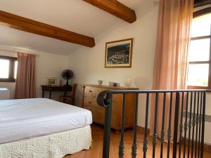 FERME DU MOULIN ROUX- 2 superbes appartements- 2cbres chacun- classe 3 etoiles, climatises : photos des chambres