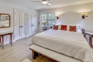 Premier 2 Bedroom Downtown Aspen Condo Just 100 Yards From The Gondola, High End Shopping, Dining And Entertainment