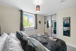Stunning Gems of Southampton 23E