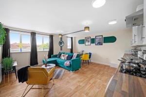 Stunning Gems of Southampton 23E
