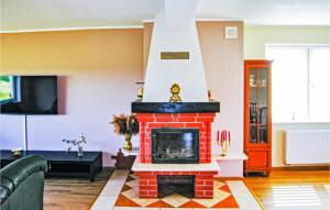 Beautiful Apartment In Konarzyny