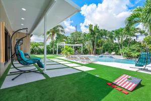 VillaLee-Jungle Palm Island white marble pool Area