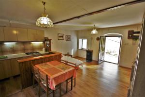 Holiday house with a parking space Sinozici, Central Istria - Sredisnja Istra - 11629