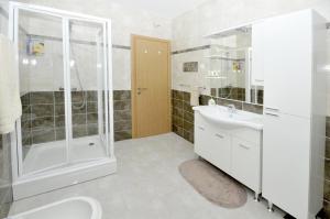 Apartments with a parking space Plano, Trogir - 11649