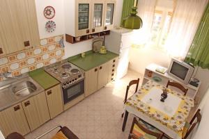 Apartments with WiFi Hvar - 11630