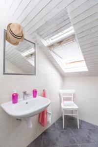 Apartments by the sea Podstrana, Split - 11627