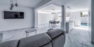 Villa Fresno with Private Pool on gated 5* Mar Menor Golf Resort - 3 Bed3 showerWC