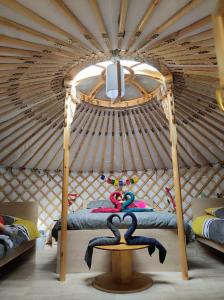 Tentes de luxe Yourte independante en pleine nature, proche d'Ajaccio : photos des chambres