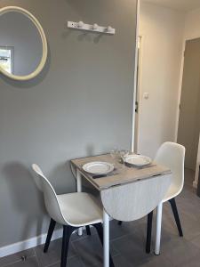 Appartements Le Mansard, atypique, gare et tramway 4min a pied : photos des chambres