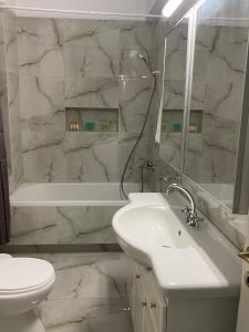 Athens Sunnyside condo