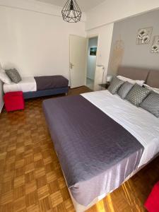 Athens Sunnyside condo