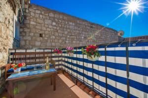 Relaxing Apartment Paulina with Balcony