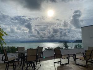 SUNSET OCEAN VIEW CONDO