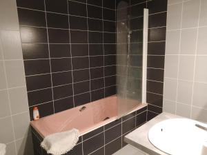 Hotels Hotel Moderne Veynes -Appart Hotel- : photos des chambres