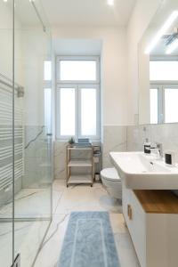 Cozy studio, private garden, 8 min to city center