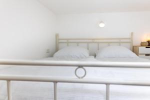 Cozy studio, private garden, 8 min to city center