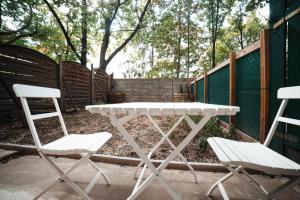 Cozy studio, private garden, 8 min to city center