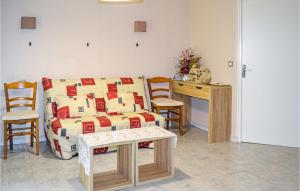 Maisons de vacances Lovely Home In La Douze With Outdoor Swimming Pool : photos des chambres