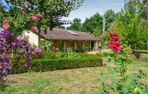 Maisons de vacances Stunning home in La Douze with Outdoor swimming pool and 4 Bedrooms : photos des chambres