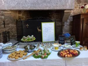 Maisons de vacances Ti Aval - Gite de charme a la campagne - cote de granit rose : photos des chambres