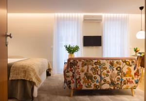 Strelitzia Apartment, by Bolhão Residences