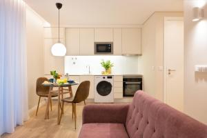 Strelitzia Apartment, by Bolhão Residences