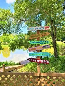 CasaBreeze Cozy Creek House/IRB&Clearwater Beach! - Belleair Bluffs