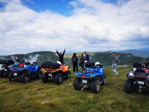 Pensiunea Valea Șușiței, Ciubar, Sauna, ATV, Safari, Offroad Jeep, Ghid Turistic Climbing, Rafting, Safari, Paragliding