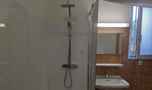 Appart'hotels Hotel Studios Les Acacias : photos des chambres