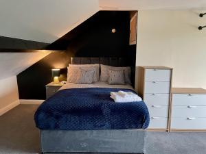 Kimberworth 4 Bedrooms House 8 Beds Close to M1 Suitable For Longer Stay