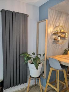 Appartements Superbe cosy T1 Bis Studio 40m2 independant en maison avec parking gratuit : photos des chambres