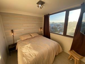 Soleado, Calido y Gran Depto al lado del lago.