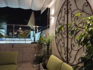 Luxury Penthouse with private pool Setas monument