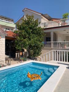 Villa Katarina - private Pool 80m from beach