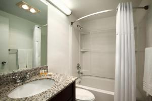 Superior King Room - Non-Smoking room in Days Inn by Wyndham Waynesboro