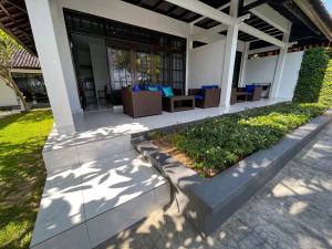 Phòng Có Giường Cỡ King Nhìn Ra Biển (King Room with Sea View)