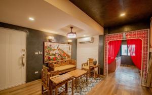 Lynlan Hostel & Cafe