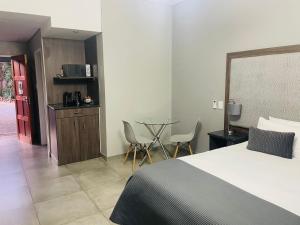 Manor Hills Guest Lodge