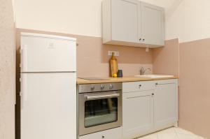 COSY APARTMENT IN CENTRAL DISTRICT.